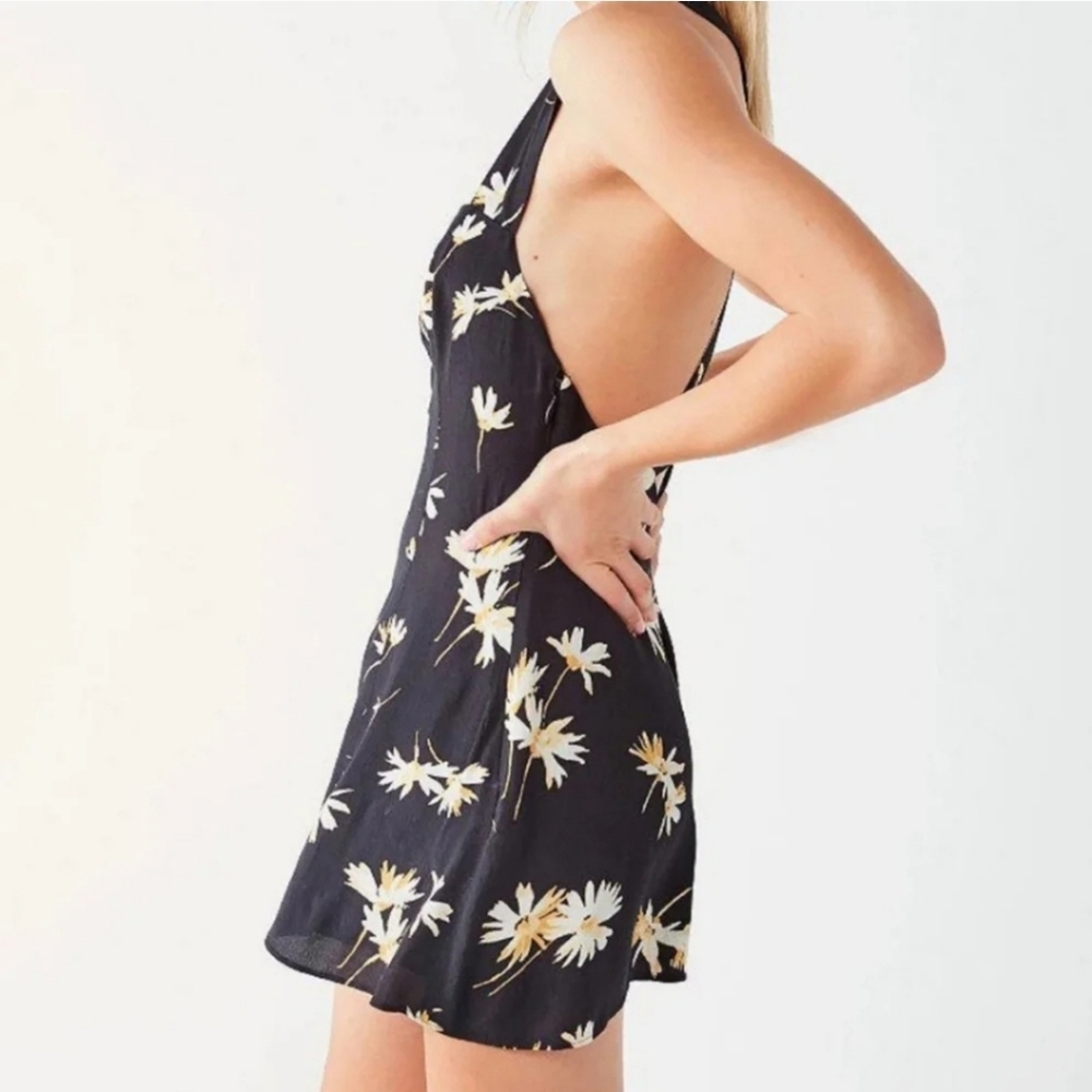 Urban Outfitters black Motif flower romper - Picture 11 of 11